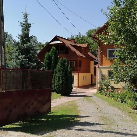 Casa Todea Hotel Cîmpeni Exterior photo